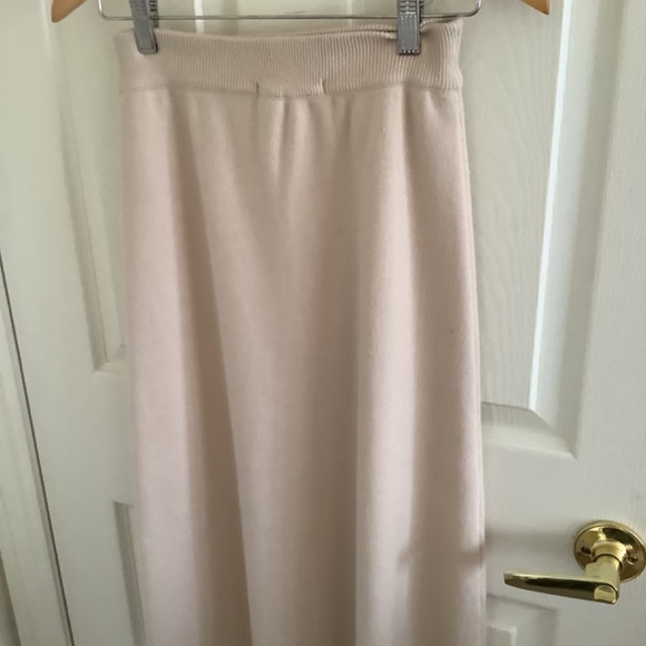 Sweater skirt.  Cream midi in large. Worn once. - Picture 2 of 6